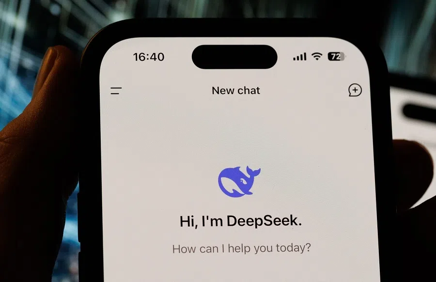 A user interface message on the DeepSeek artificial intelligence app on a mobile phone, arranged in Riga, Latvia, 29 January 2025. (Andrey Rudakov/Bloomberg)
