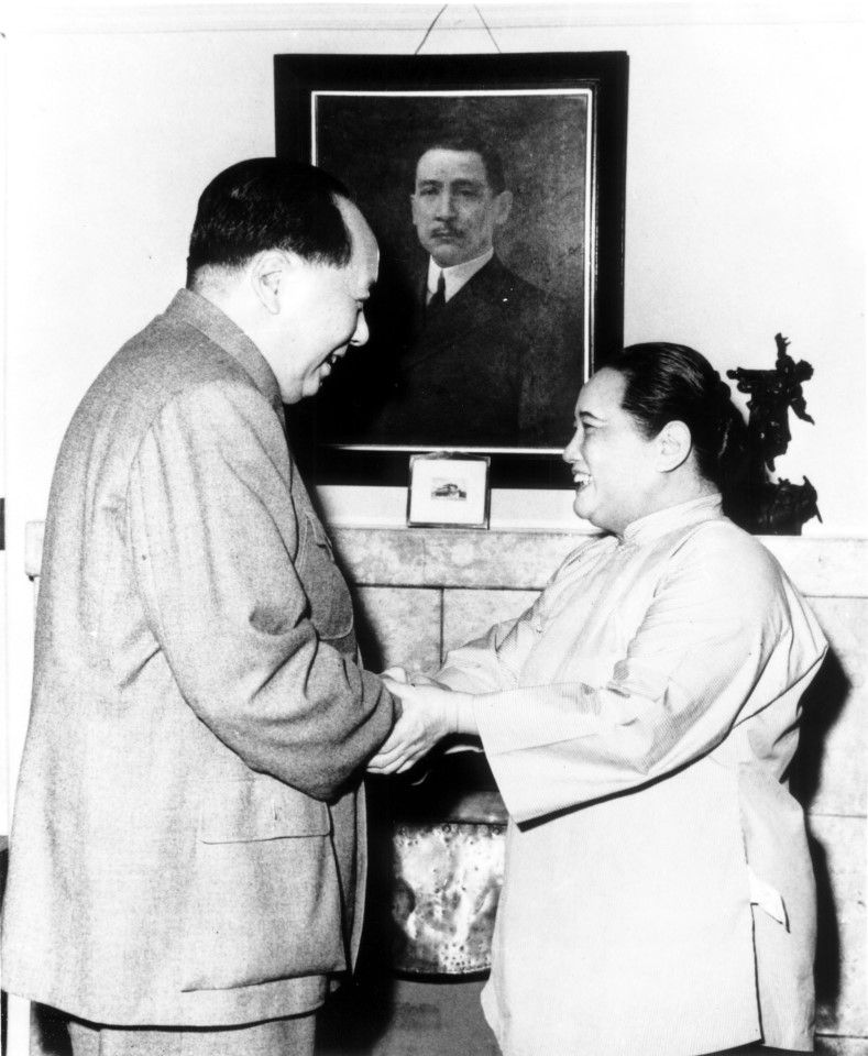 Chairman of the People's Republic of China Mao Zedong visiting Soong Ching-ling in Shanghai, 1956. As Soong Ching-ling was a critic during Chiang Kai-shek's rule, and agreed with the policies of the Chinese Communist Party, she became a political ally of the CCP.
