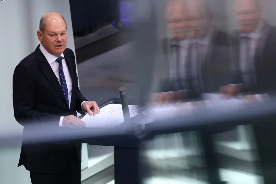 German Chancellor Olaf Scholz addresses the lower house of parliament, the Bundestag, in Berlin, Germany, 20 October 2022. (Lisi Niesner/Reuters)
