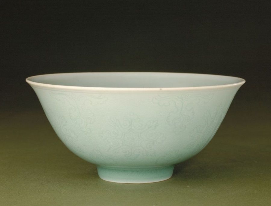 Yingqing porcelain bowl (影青暗花缠枝莲纹碗), Qing dynasty, The Palace Museum. (Internet)