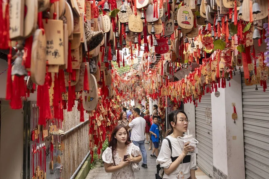 Visitors at Qibao water town in Shanghai, China, on Friday, 29 September 2023. (Bloomberg)