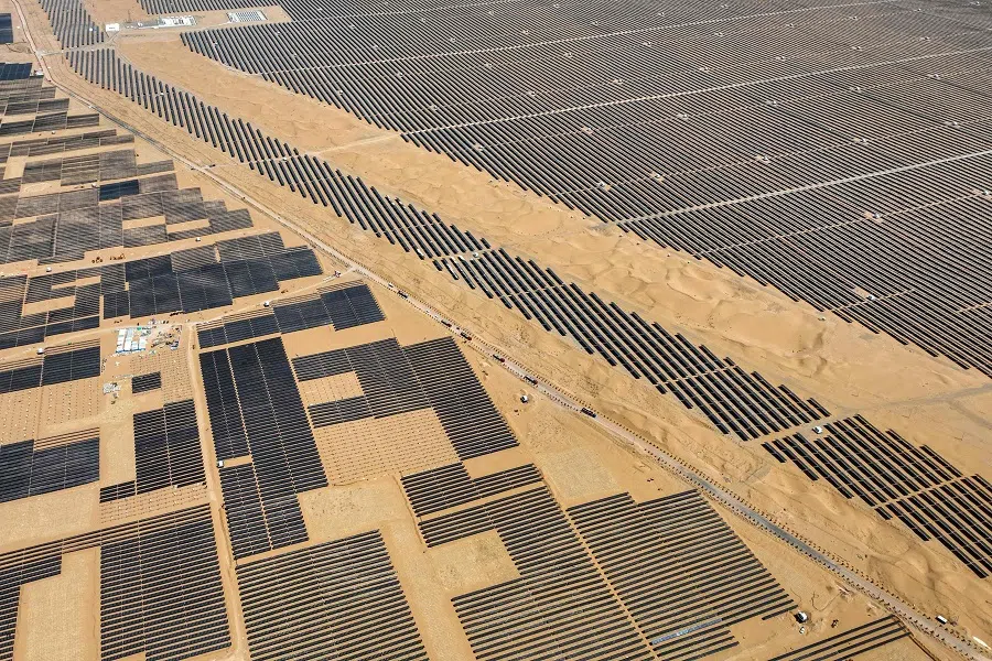 The photo taken on 9 May 2024 shows photovoltaic panels under construction at the Ningxia Tengger Desert New Energy Base in Zhongwei, Ningxia region, China. (AFP)