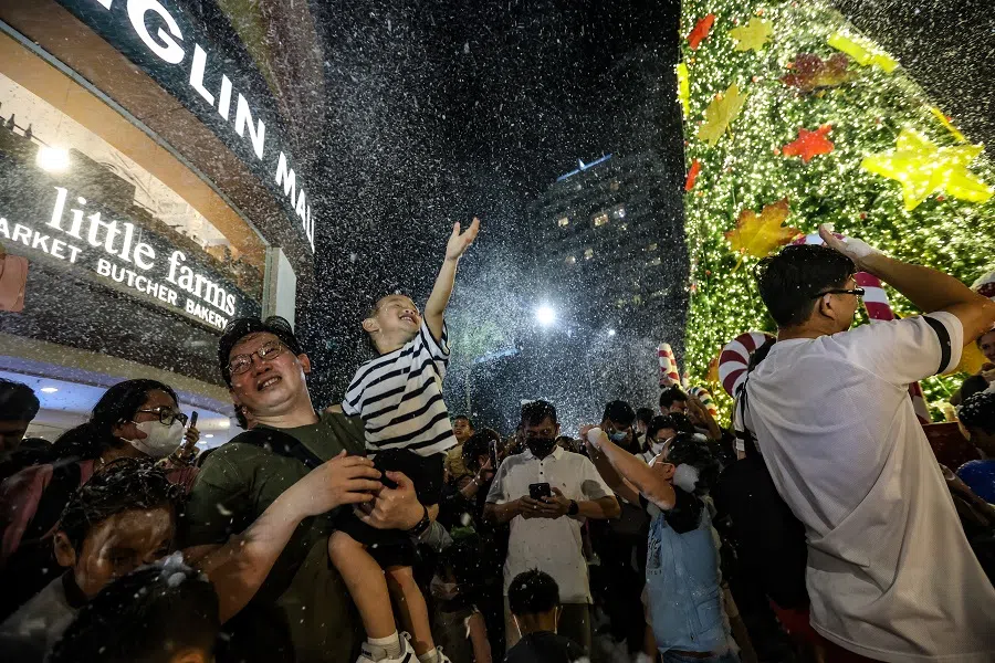 Shoppers outside Tanglin Mall on Orchard Road in Singapore.  (SPH Media)