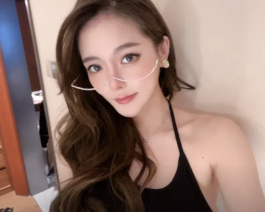 Han Feizi, a Chinese national who was fined and jailed in November 2024 for verbally abusing nurses and police officers in Singapore. (Screenshot from Douyin)