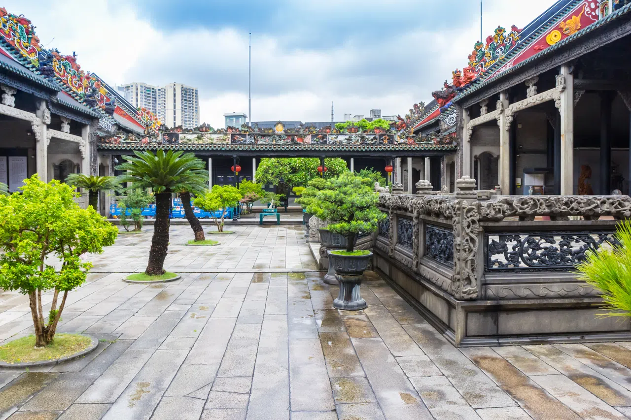 Courtyard of the Chen Academy.