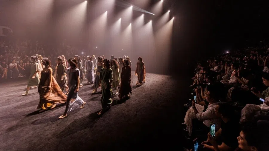 TUYUE’s “Zenith” showcase at Shanghai Fashion Week. (TUYUE)