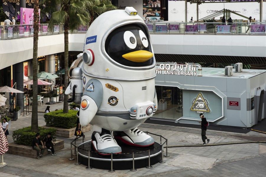 A Tencent Holdings Ltd.'s QQ penguin mascot stands in Shenzhen, China. China plans to let Shenzhen City, which borders Hong Kong, play "a key role" in science and technology innovation in the Guangdong-Hong Kong-Macau Greater Bay Area, according to state media. (Qilai Shen/Bloomberg)