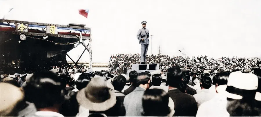 On 9 July 1926, Chiang Kai-shek, commander-in-chief of the National Revolutionary Army, held a ceremony in Guangzhou to launch the Northern Expedition. With around 100,000 troops, the expeditionary army defeated warlord forces numbering more than one million.