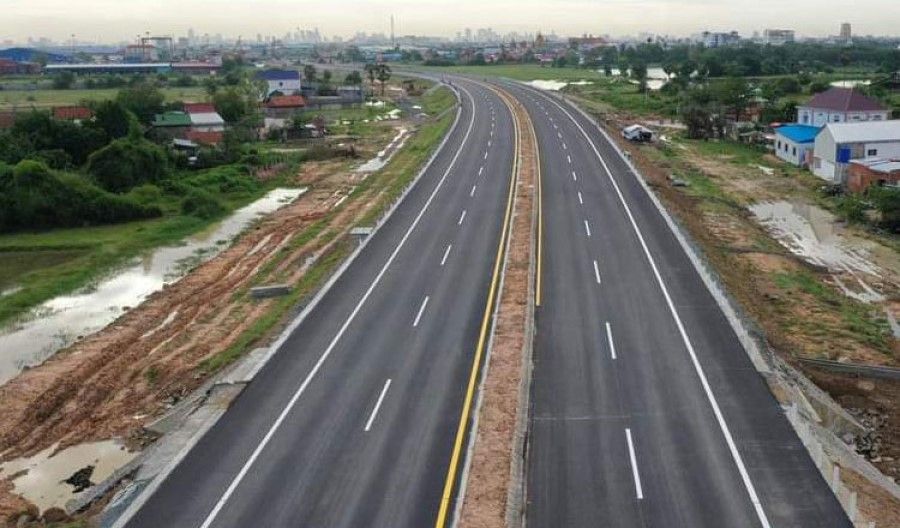 A general view of the Chinese-funded Phnom Penh-Sihanoukville expressway, July 2022. (Internet)