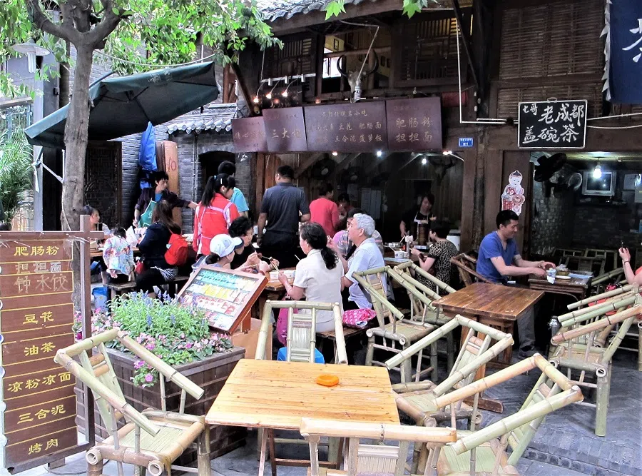 Teahouse in Chengdu, 2014.