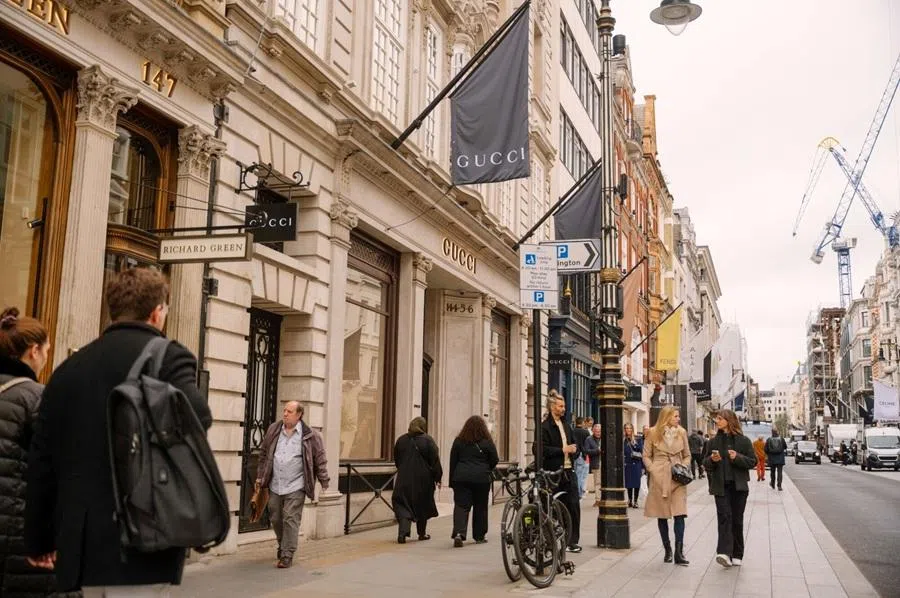 People walking on New Bond Street in central London, UK, on 15 April 2026. (Jose Sarmento Matos/Bloomberg)