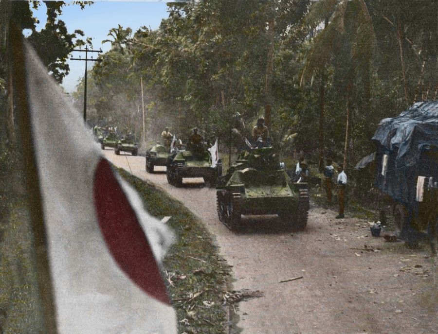 Japanese propaganda materials documented that at dawn on 8 December 1941, the Japanese army landed on Kota Bharu in northern Malaya's Kelantan state. On 9 February 1942, the army attacked Singapore.