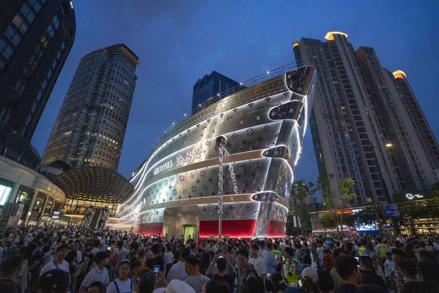 Crowds in front of the newly-opened Louis Vuitton store in Shanghai, China, on 28 June 2025. (Raul Ariano/Bloomberg)