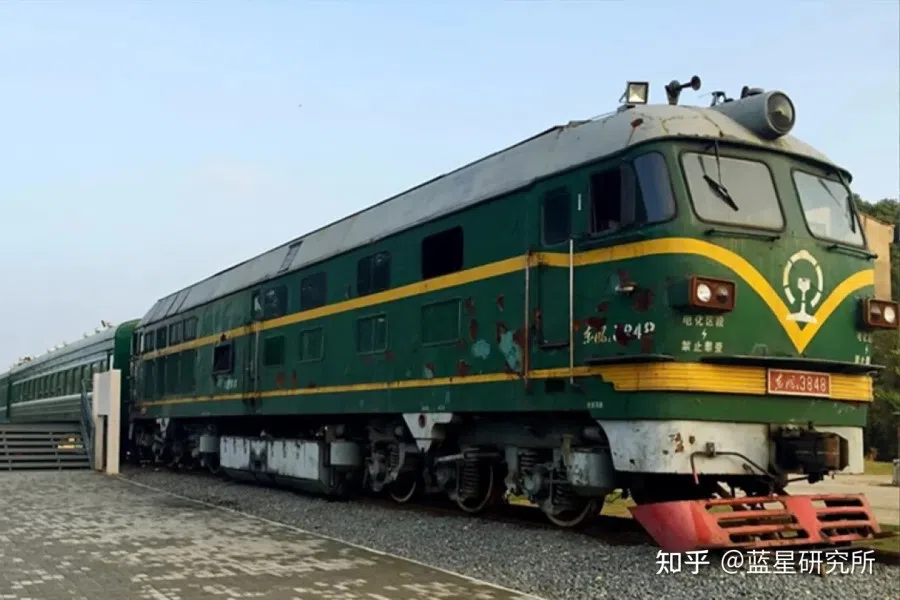 The green train of the type that the writer took. (Internet)