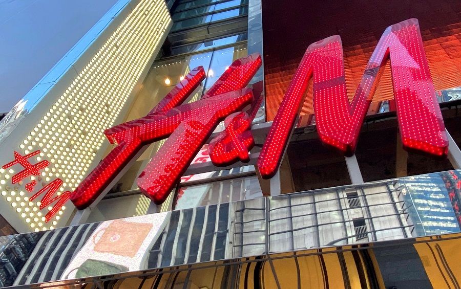 Shein emerged at a time when Western competitors like Zara and H&M were seeking to rebrand. The H&M clothing store is seen in Times Square in Manhattan, New York, US, 15 November 2019. (Mike Segar/File Photo/Reuters)