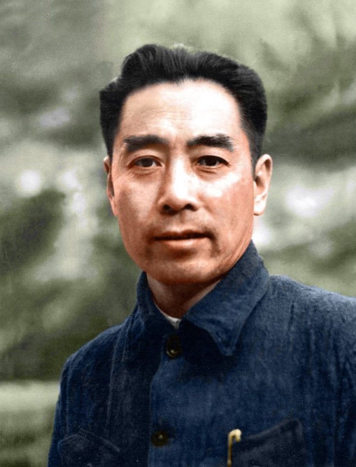 In 1946, CCP leader Zhou Enlai represented the CCP in the KMT-CCP peace talks. KMT and CCP first worked together in 1924. Zhou was previously the director of the political department at Whampoa Military Academy. After the CCP established its own armed forces in 1927, Zhou had been one of its top leaders. He was good at diplomacy, and mediated conflicts between various political parties. He was a charismatic speaker, and people from all over the world had a good impression of him.