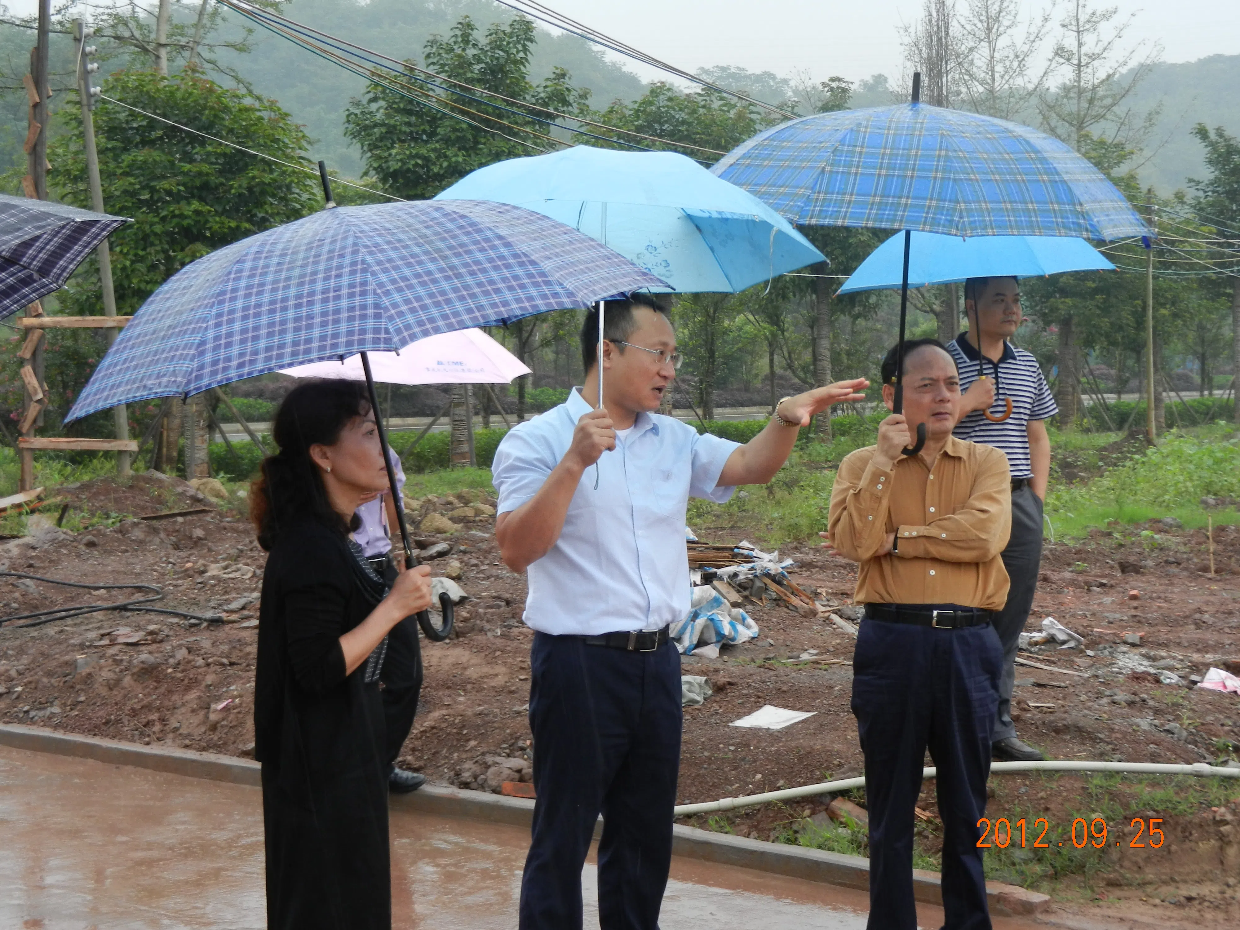 Ke Lei visiting a site in the Chongqing industrial park, 2010. (Photo provided by interviewee)