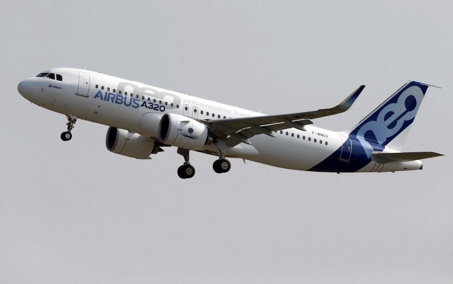 The Airbus A320neo (New Engine Option) takes off during its first flight event in Colomiers near Toulouse, southwestern France, 25 September 2014. (Regis Duvignau/Reuters)