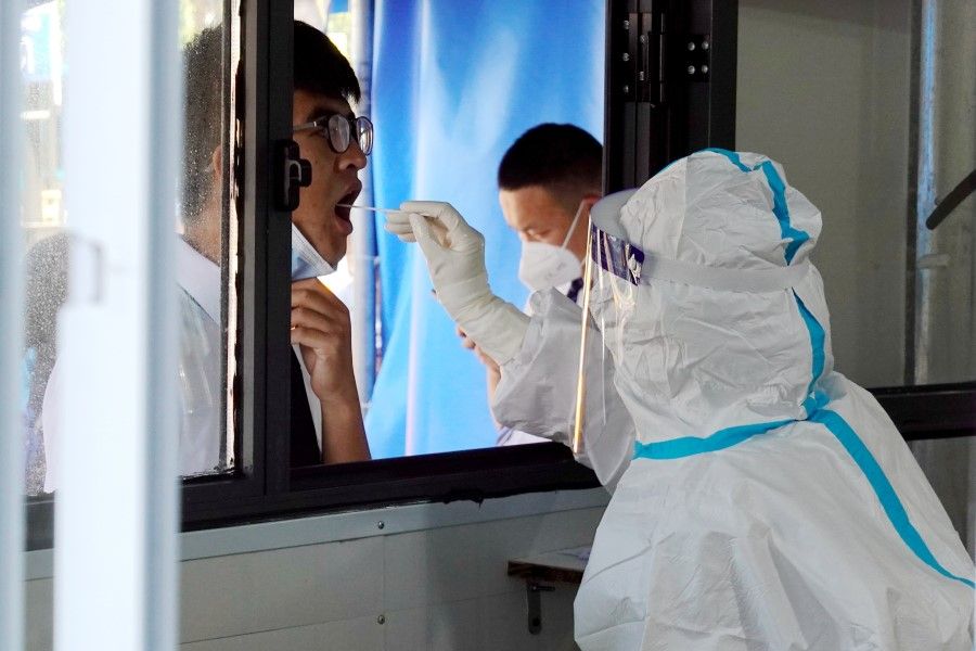 A man getting tested in Xi'an, 6 July 2022. (CNS)