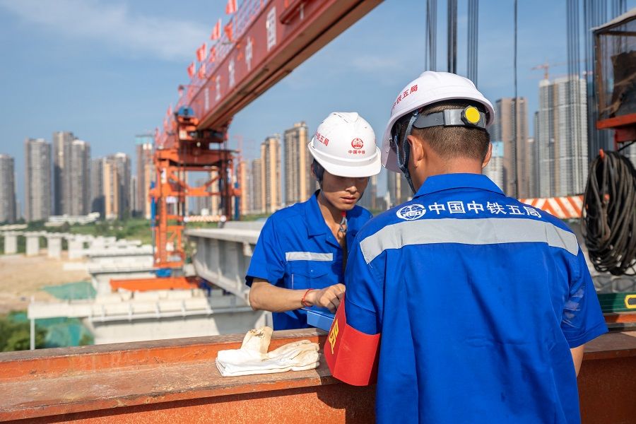 This photo taken on 20 July 2021 shows workers at the construction site of the Guiyang-Nanning high-speed railway in Nanning, Guangxi, China. (CNS)