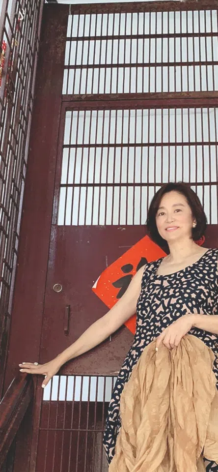 The metal gate that never changed.