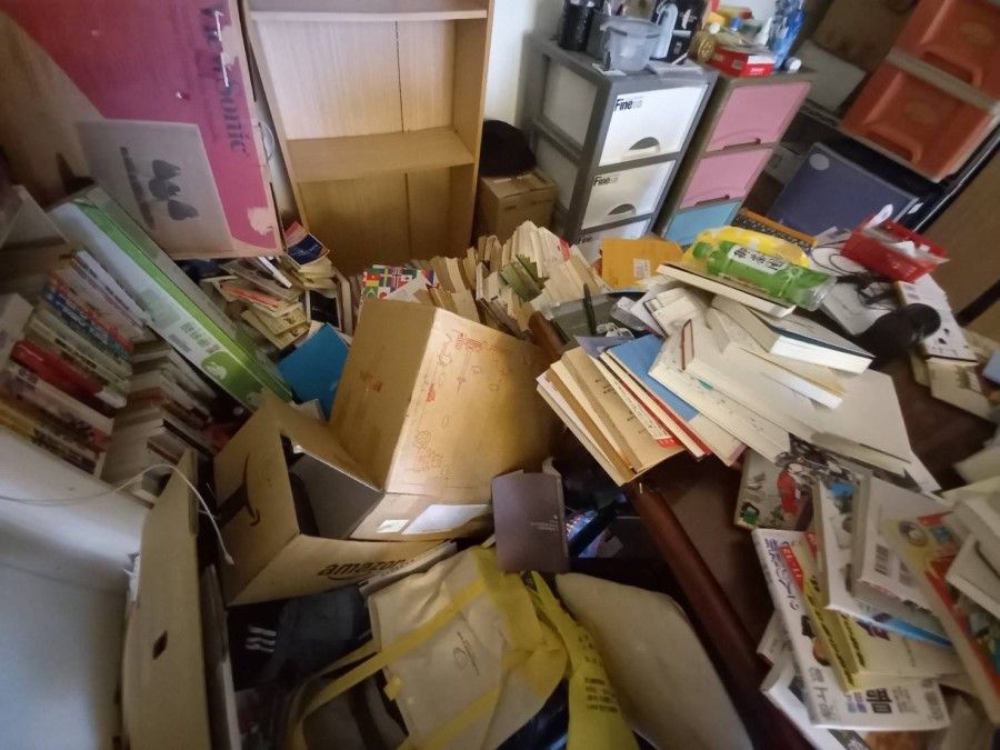 Honda, a Japanese friend living in Taipei, sent photos showing books fallen on the floor in his study room following the Hualien earthquake, on 3 April 2024.