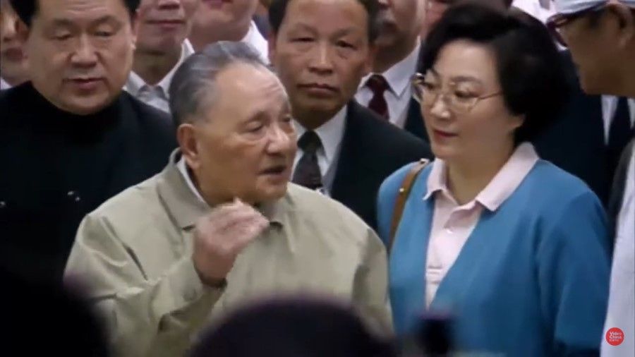 A screen grab from a video featuring Deng Xiaoping on his Southern Tour in 1992. (Internet)