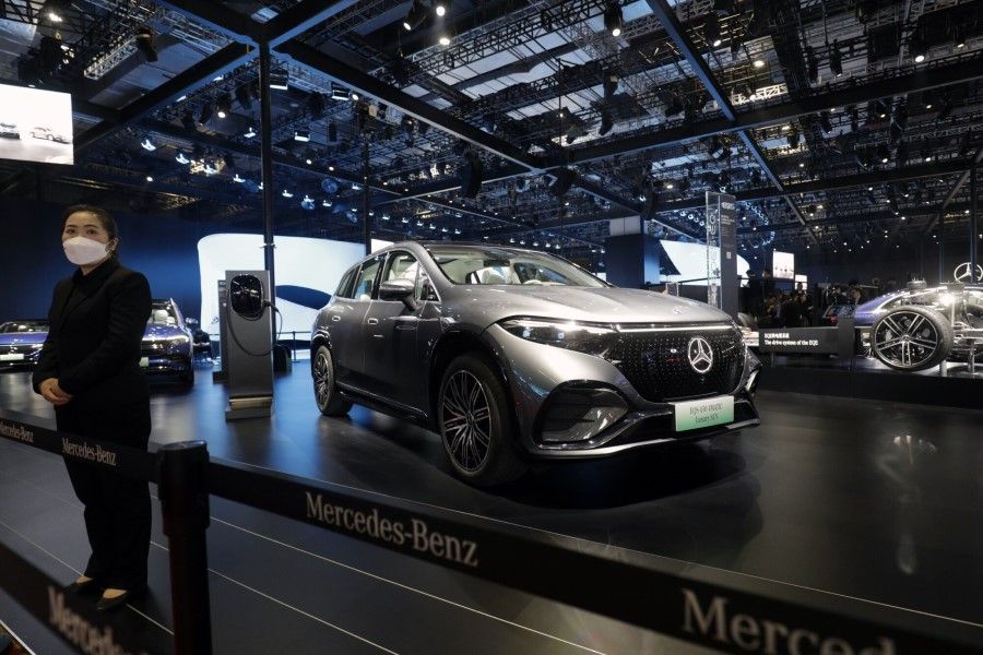 A Mercedes-Benz Group AG EQS 450 4Matic sport utility vehicle (SUV) at the Shanghai Auto Show in Shanghai, China, on Tuesday, 18 April 2023. (Qilai Shen/Bloomberg)