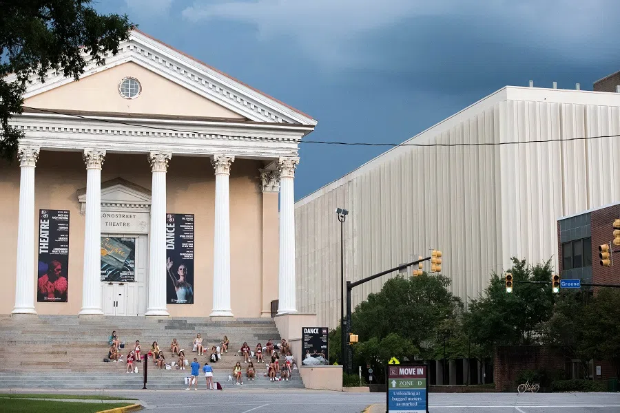 College students eat dinner at the Longstreet Theatre at the University of South Carolina on 10 August 2020 in Columbia, South Carolina. (Sean Rayford/Getty Images/AFP)