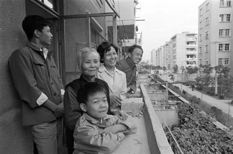 Newly built apartment building in Suzhou, 1984. (Photo: Koichi Saito)