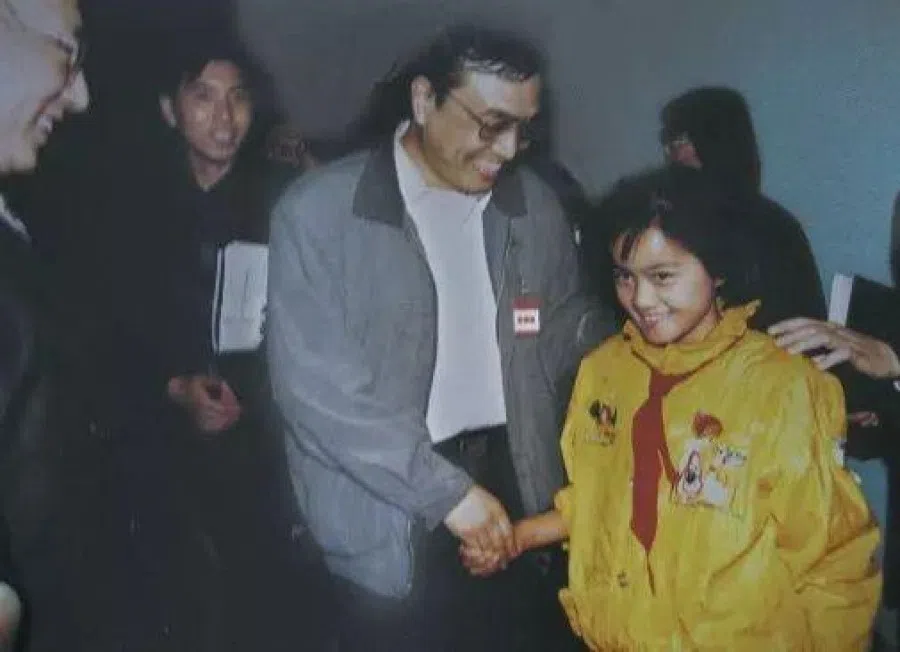 Li Keqiang at an event in Anhui in 1996. (Internet)