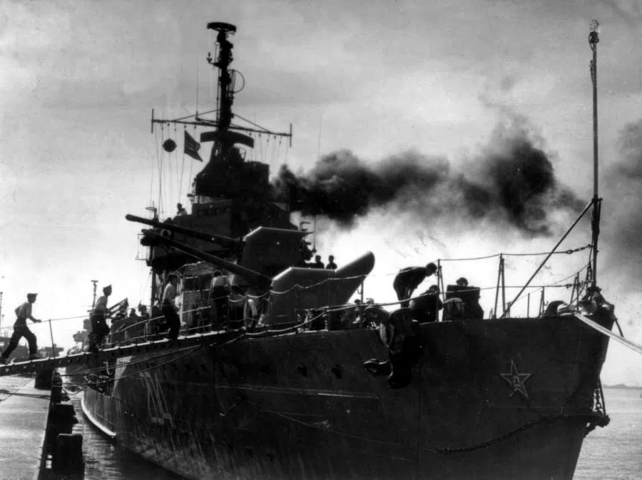 A Fujian naval vessel conducting military exercises, 1960s. Naval and aerial engagements frequently occurred along the Fujian coast as an extension of the Chinese Civil War.