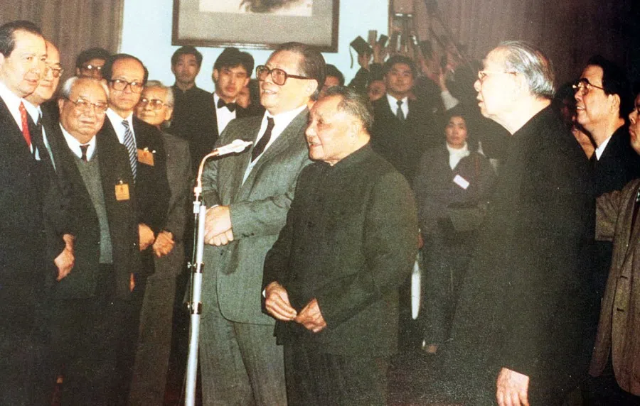 Jiang Zemin (centre, left) and Deng Xiaoping (centre, right) at the ninth plenary session of the Hong Kong Special Administrative Zone Basic Law Drafting Committee on 17 February 1990. (SPH Media)