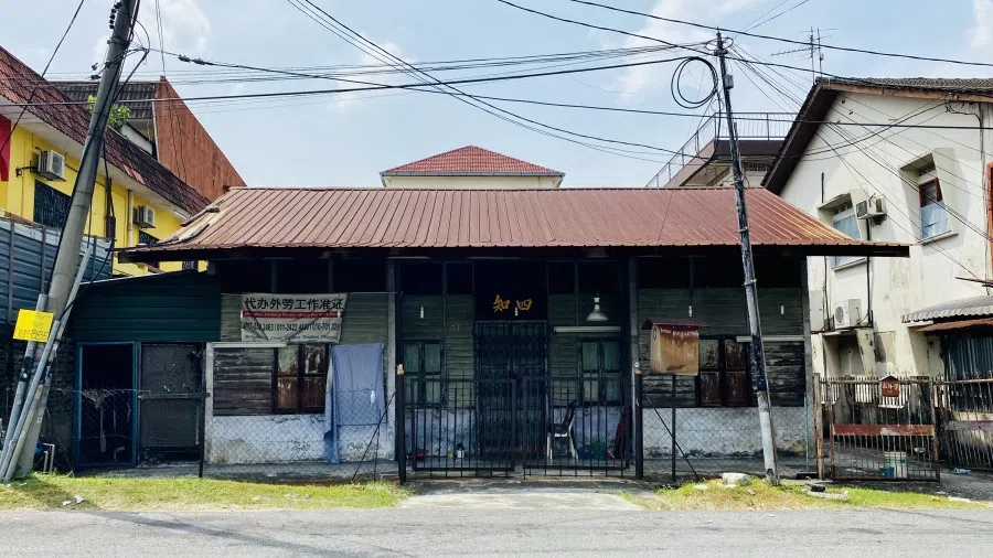 One of the original wooden houses in Sungai Way. (Wikimedia)