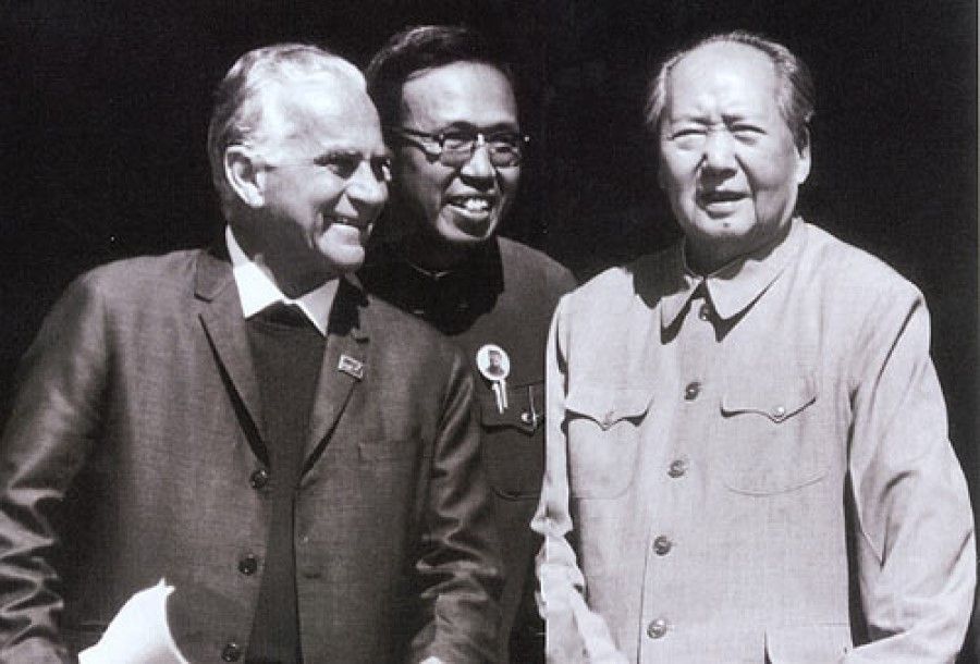 Edgar Snow with Mao Zedong at China's national day celebrations in 1970. (Internet)