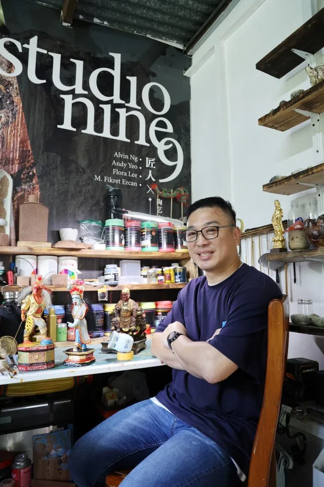 Andy Yeo rents half a workshop space in a ceramic workshop.
