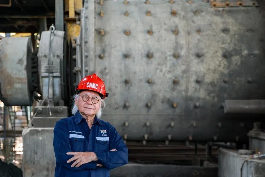 Lin was already in his 60s when he entered the mining business. For him to venture into open-pit mining, inspecting and managing a sprawling ten-kilometre mining area, involved both physical and mental strain unimaginable to most people.