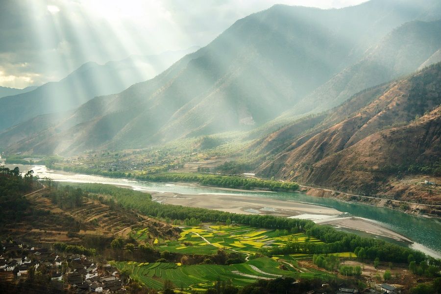 The bend of Yangtze River in Yunnan, China. (iStock)