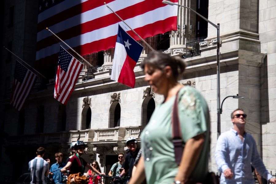 The Texas state flag is flown at half-mast, in honor of the victims of the Uvalde school shooting, outside the New York Stock Exchange in New York, US, on 31 May 2022. (Michael Nagle/Bloomberg)