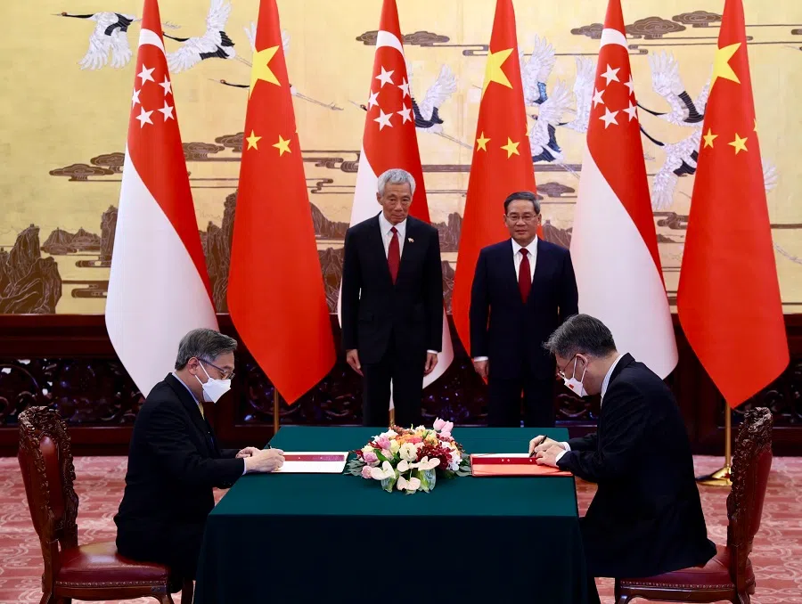 Singapore Minister for Trade and Industry Gan Kim Yong and China Minister of Commerce Wang Wentao signed a Memorandum of Understanding to announce the substantive conclusion of the China-Singapore Free Trade Agreement Work Programme for Subsequent Negotiations in Beijing, China, on 1 April 2023. The signing was witnessed by Singapore Prime Minister Lee Hsien Loong and China’s Premier Li Qiang. (SPH Media)