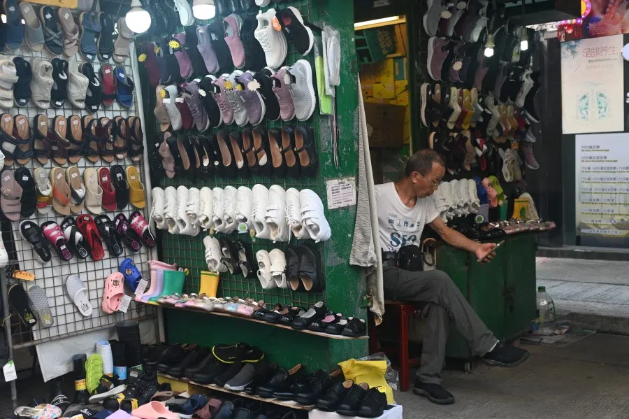 A vendor at Temple Street market. (Photo: Candice Chan)