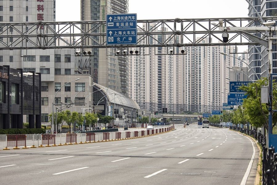 A near-empty road during a lockdown due to Covid-19 in Shanghai, China, 18 May 2022. (Bloomberg)
