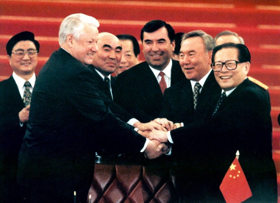 In 1996, China, Russia, Kazakhstan, Kyrgyzstan and Tajikistan signed a friendly agreement in Shanghai, forming a large alliance in Eurasia.