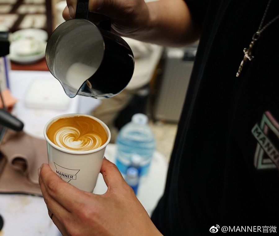 Manner specialises in affordable artisan coffee. (Weibo/MANNER官微)