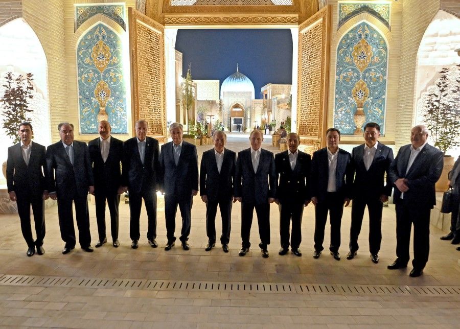 SCO leaders pose for a picture during the Shanghai Cooperation Organization (SCO) summit in Samarkand, Uzbekistan, 15 September 2022. (Sultan Dosaliev/Kyrgyz Presidential Press Service/Handout via Reuters)