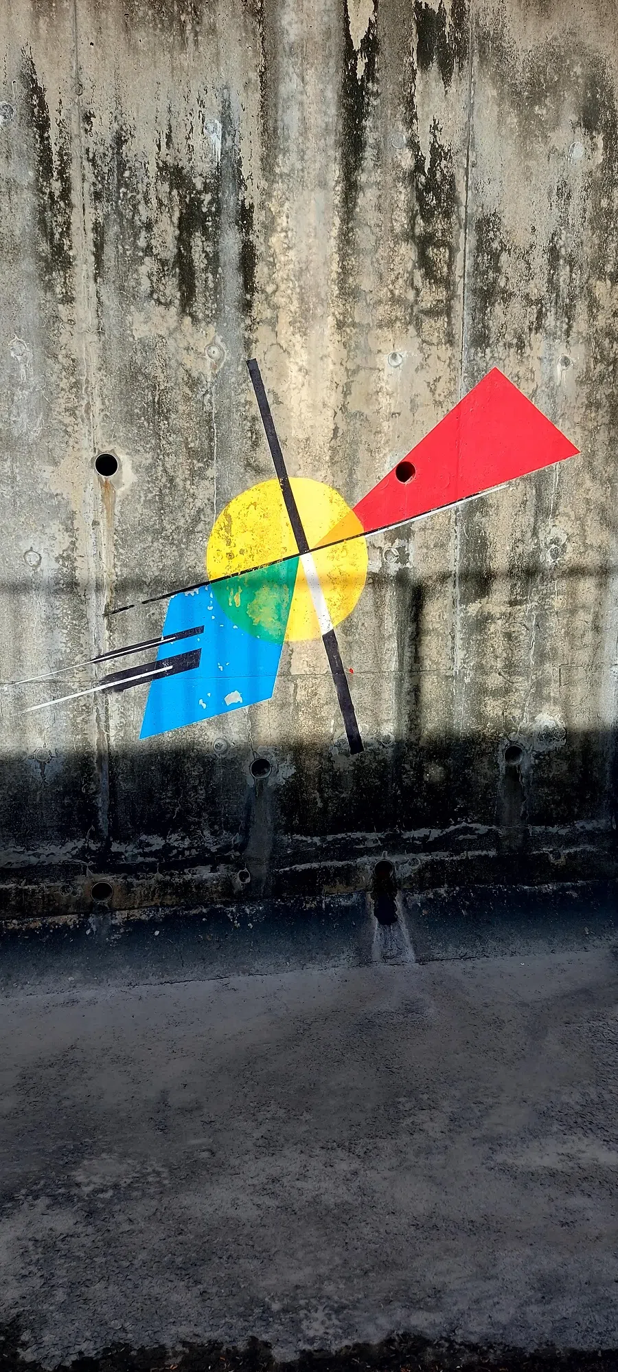 Figure 7: Graffito by “Edge”. The picture actually spells Edge.