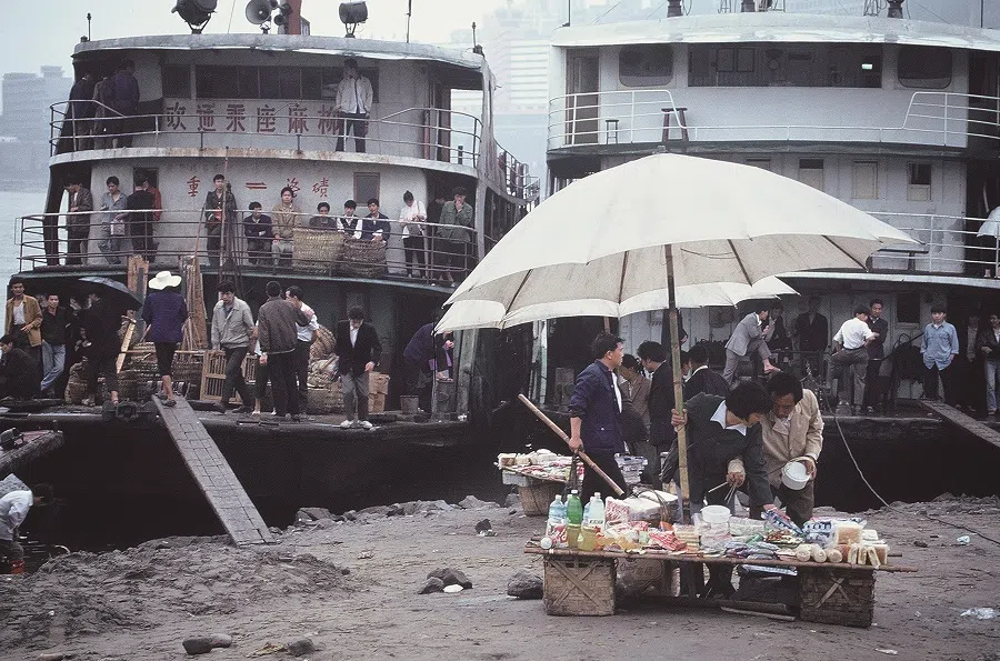 The entrance to the Yangtze River ferry in Chongqing, 1993. (Koichi Saito)