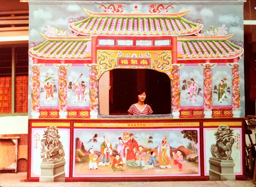 Theatrical stages were one of the orders that Leong Shin Wah Art Studio would receive in the past. (Photo provided by interviewee)