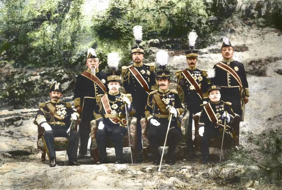 Joseon's last royal family, circa 1906. They had to survive while standing up to pressure from the Japanese government.