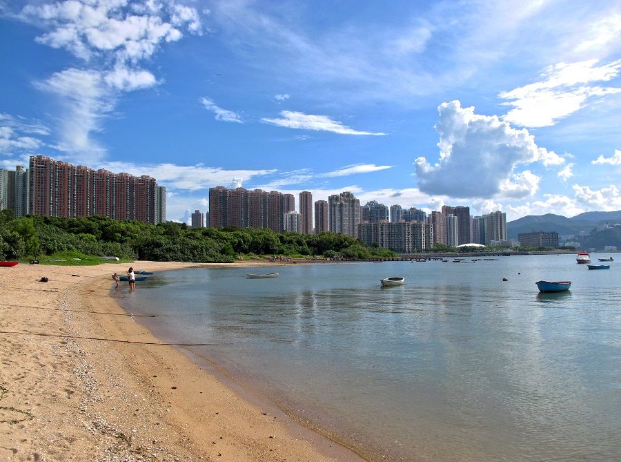 A view of Wu Kai Sha beach. (Photo: WiNG/Licensed under CC BY 3.0)